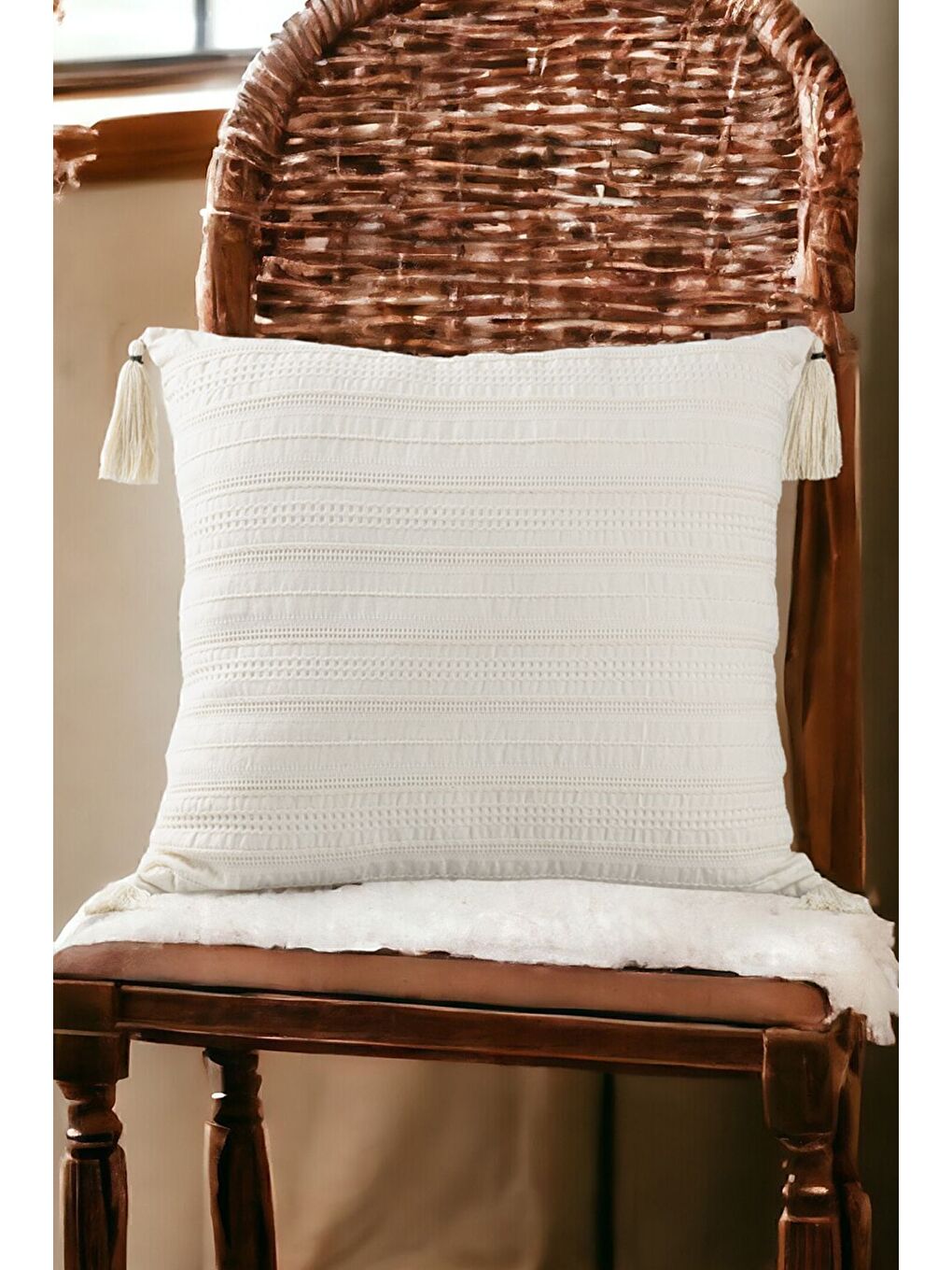 Ekru Buldan Dokuma Bohem Tasarım  100 Pamuklu Köşe Saçaklı 45x45cm Kırlent Kılıfı Krem