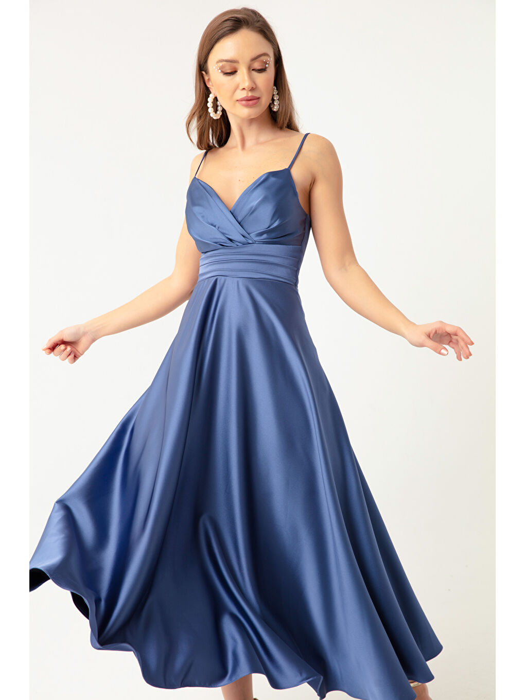 Kadın İndigo İp Askılı Bel Kemerli Saten Midi Abiye & Mezuniyet Elbisesi-2