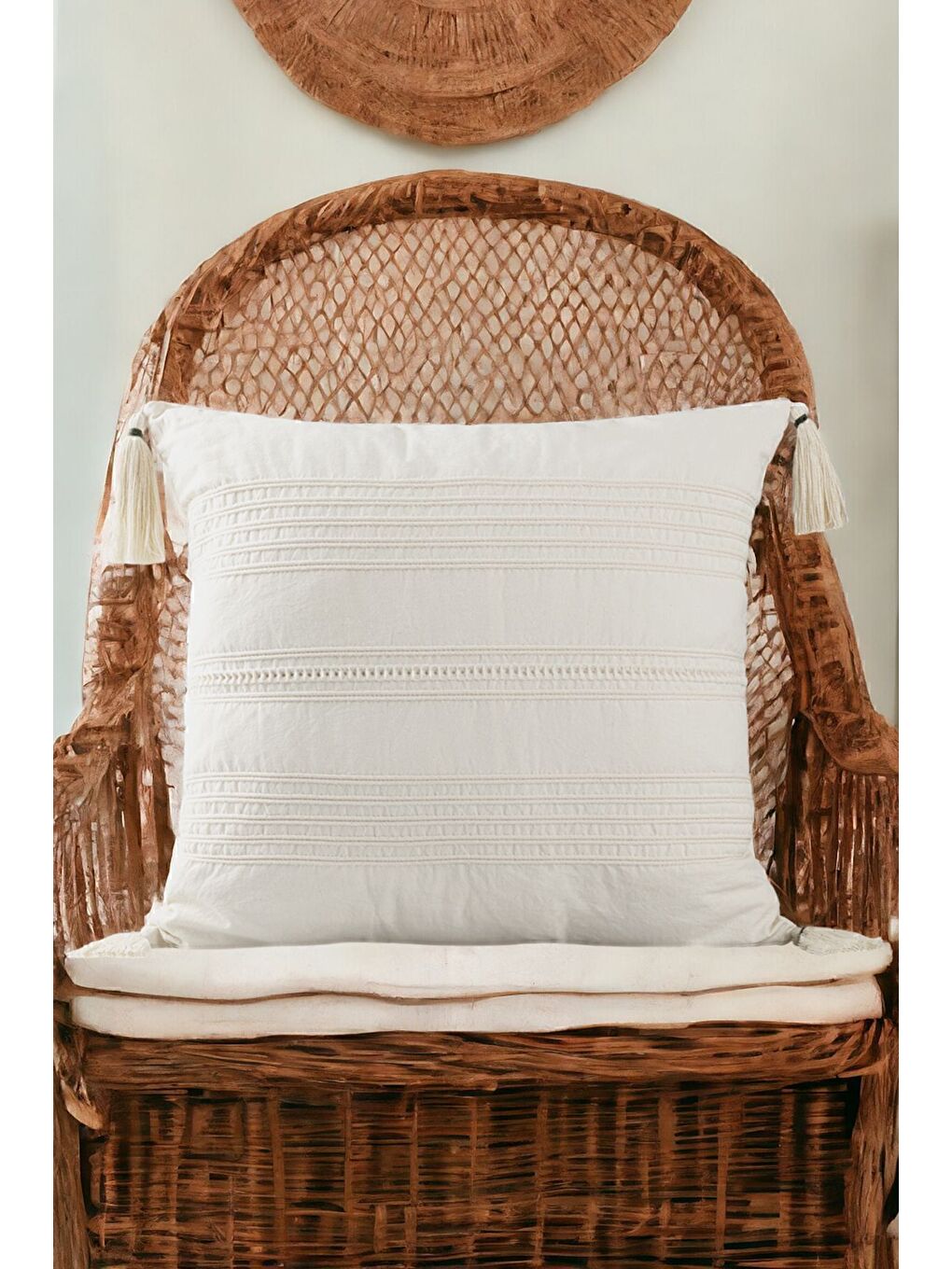 Ekru Buldan Dokuma Bohem Tasarım  100 Pamuklu Köşe Saçaklı 45x45cm Kırlent Kılıfı Krem