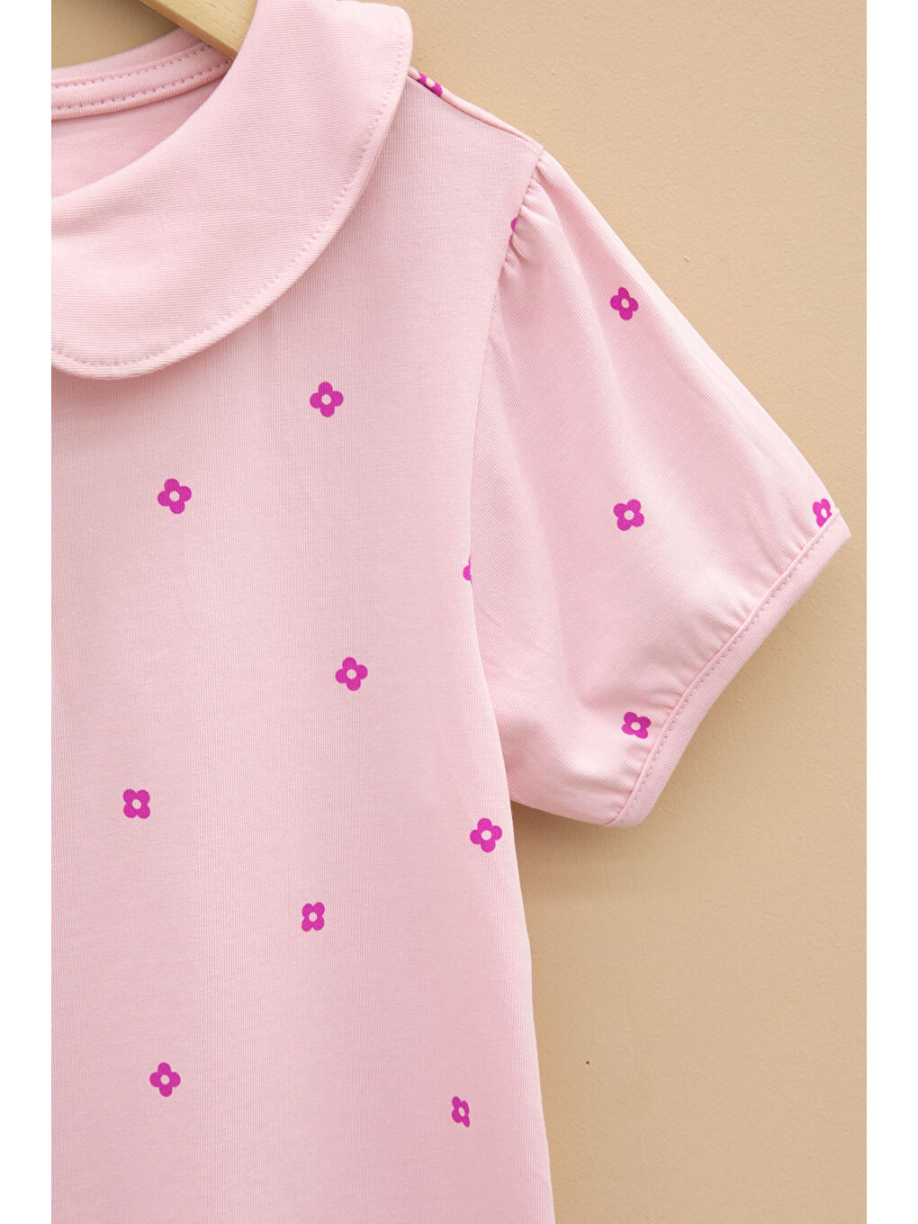 Pembe Çiçek Desenli Düğmeli Yaka Kız Çocuk Tişört 20990-2