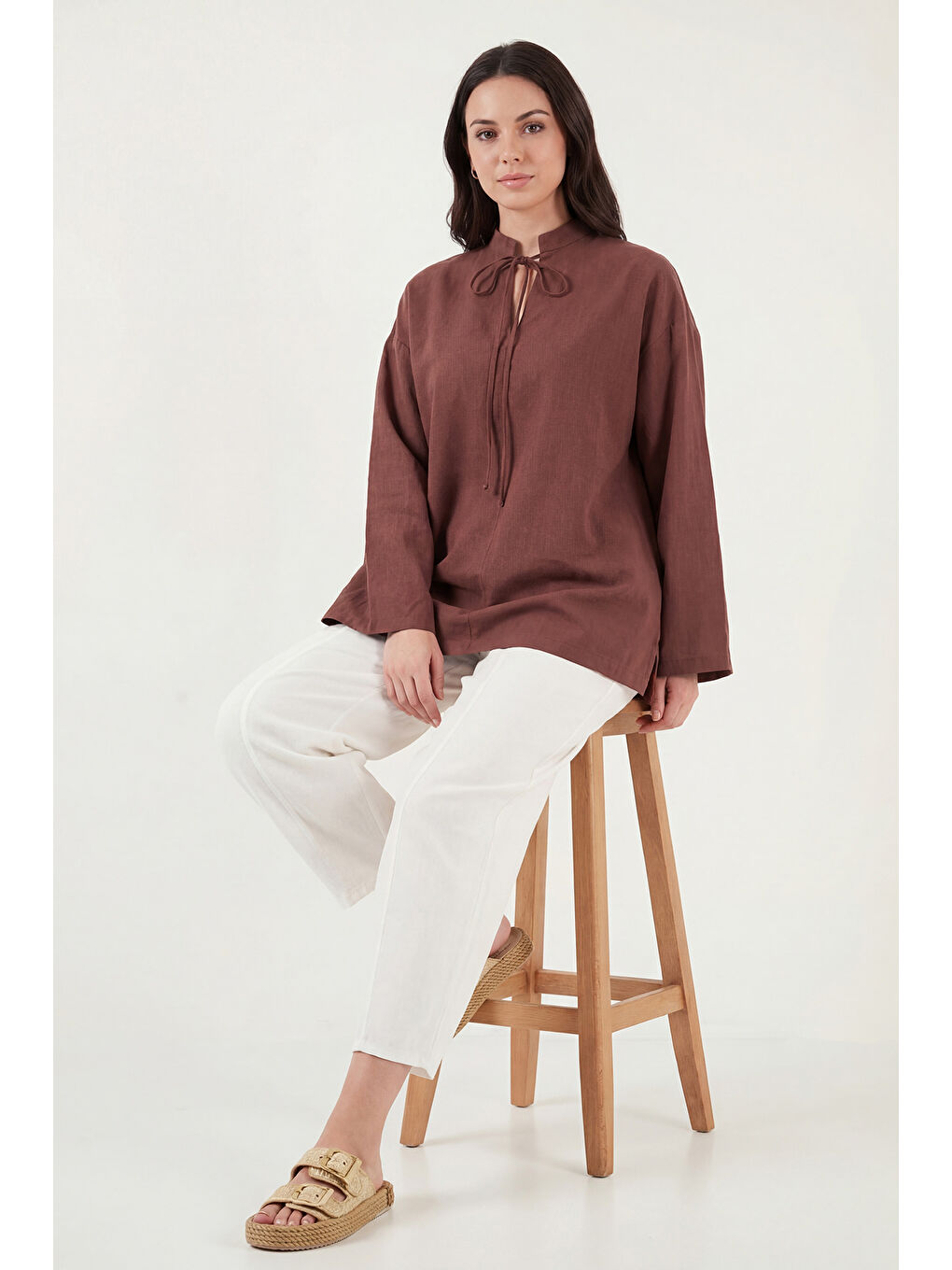 Kahverengi Bağlamalı Hakim Yaka Pamuklu Rahat Bluz 6925480-3