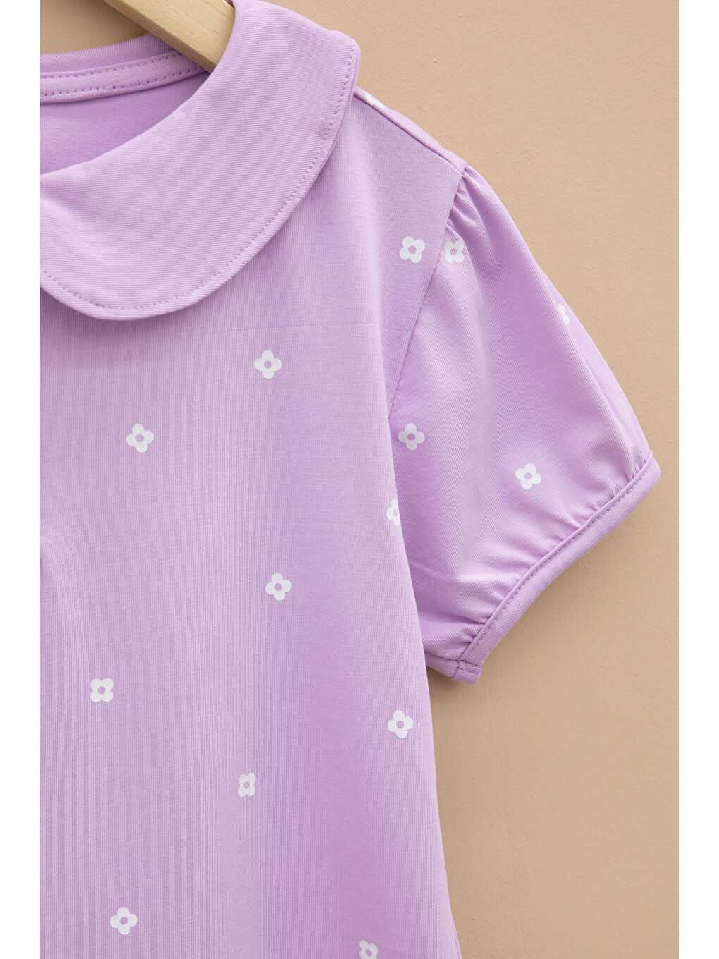 Lila Çiçek Desenli Düğmeli Yaka Kız Çocuk Tişört 20989-2