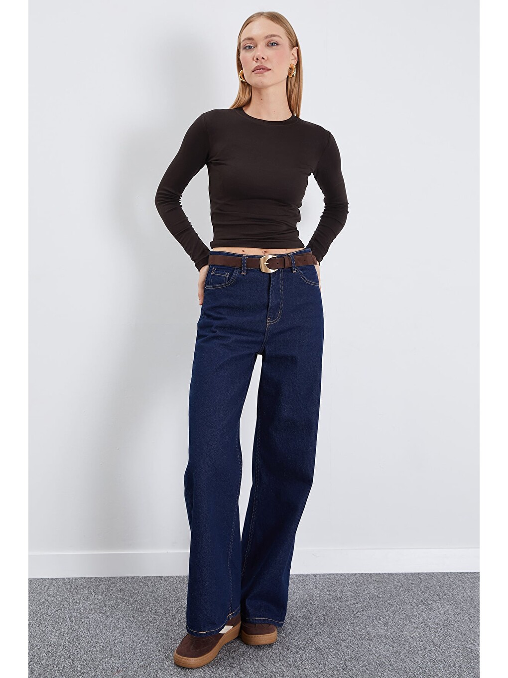 Kahverengi Basic Bisiklet Yaka Slim Fit Crop Bluz-2