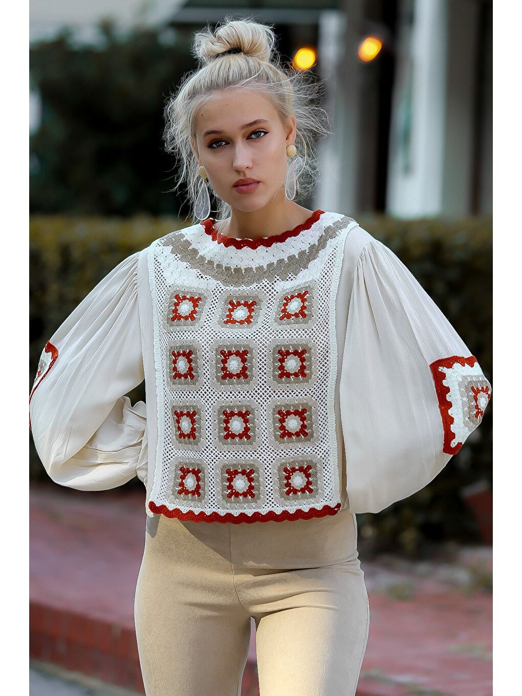 Kadın Ekru Sıfır Yaka Bey Beğendi Hanım Dilendi Motif Detaylı Balon Kol Bluz M10010200BL94673-4