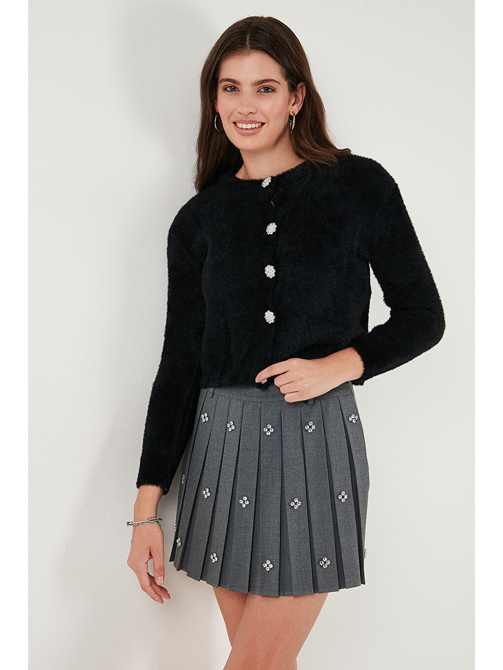 Siyah Fitted Fit Bisiklet Yaka Yumuşak Dokulu Crop Hırka 4615559-2