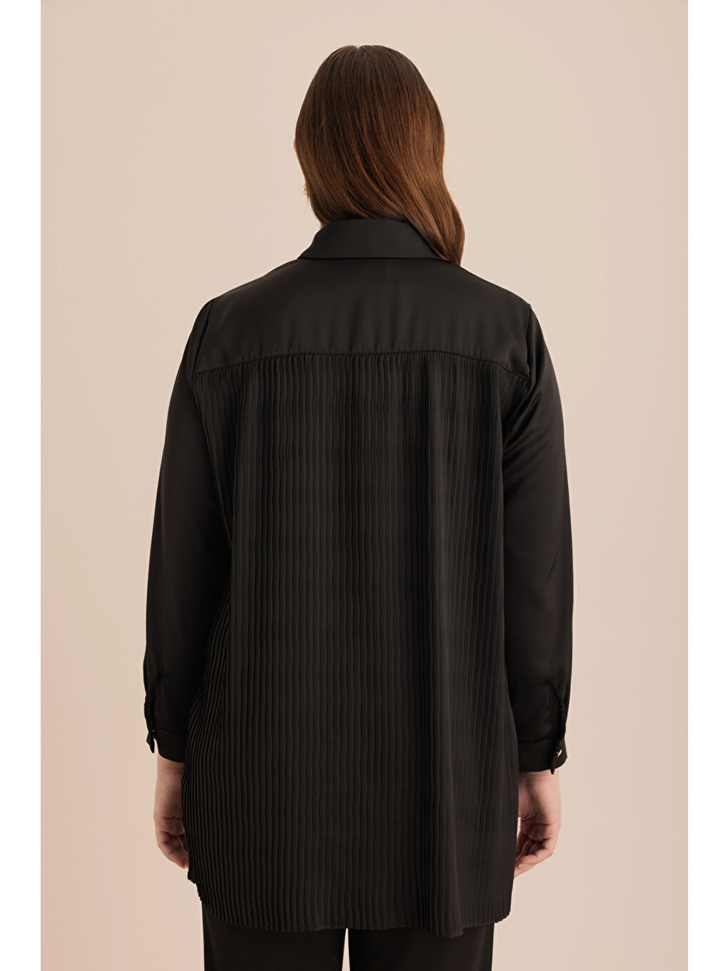 Siyah Arkası Pilise Detaylı Dokuma Tunik-5