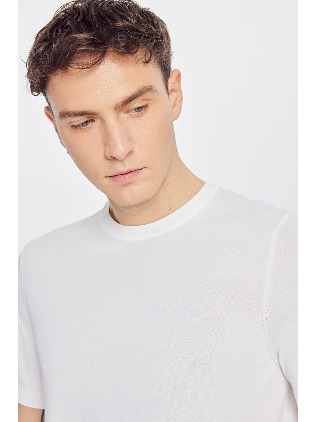 Erkek Ekru Standart Fit Normal Kesim Bisiklet Yaka Triko Tişört-3