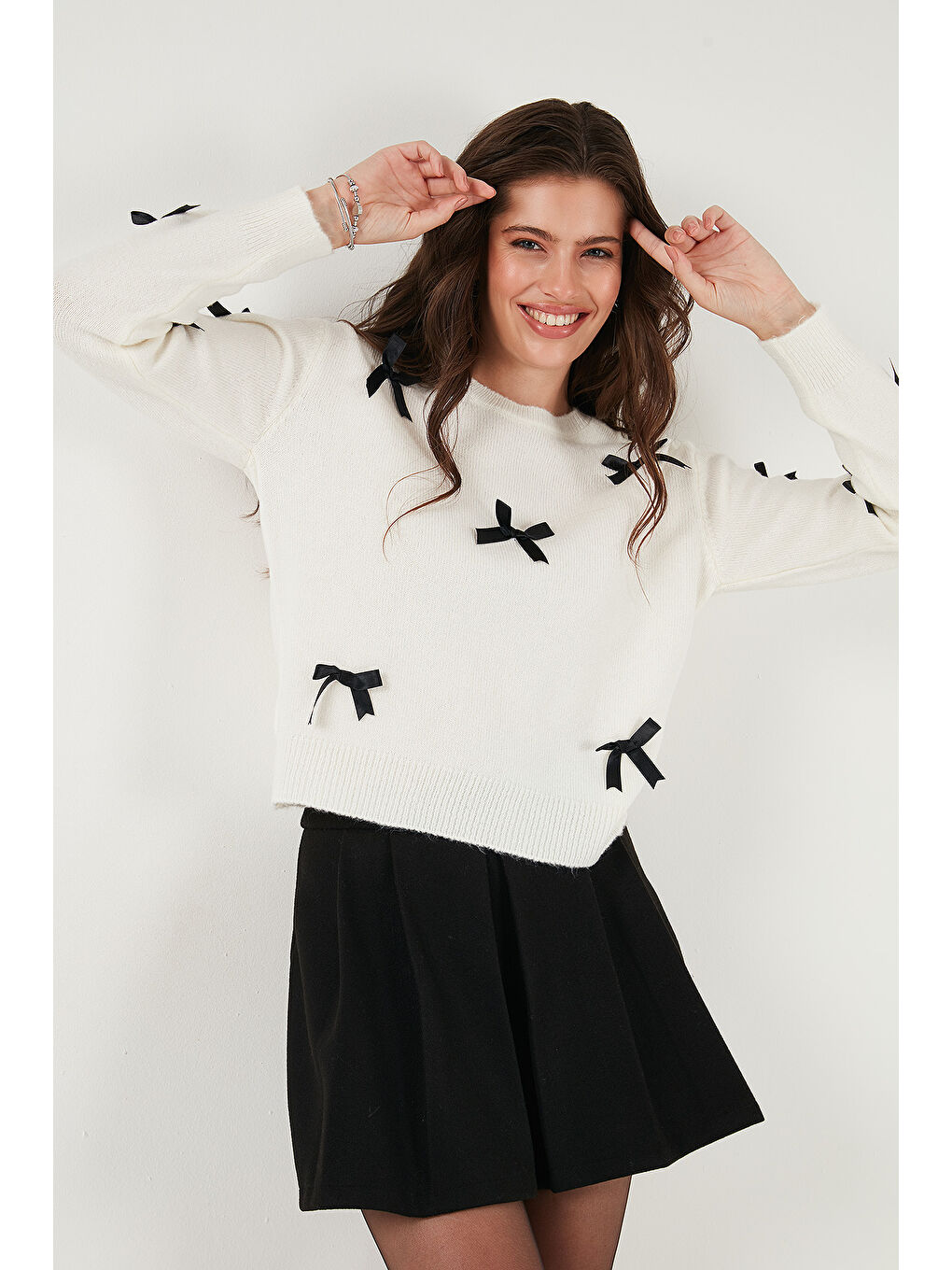 Ekru Premium Regular Fit Bisiklet Yaka Fiyonk Detaylı Triko Kazak 680KZ00155-3