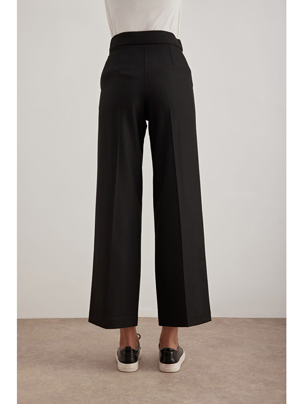 Siyah Nervürlü Pantolon-4