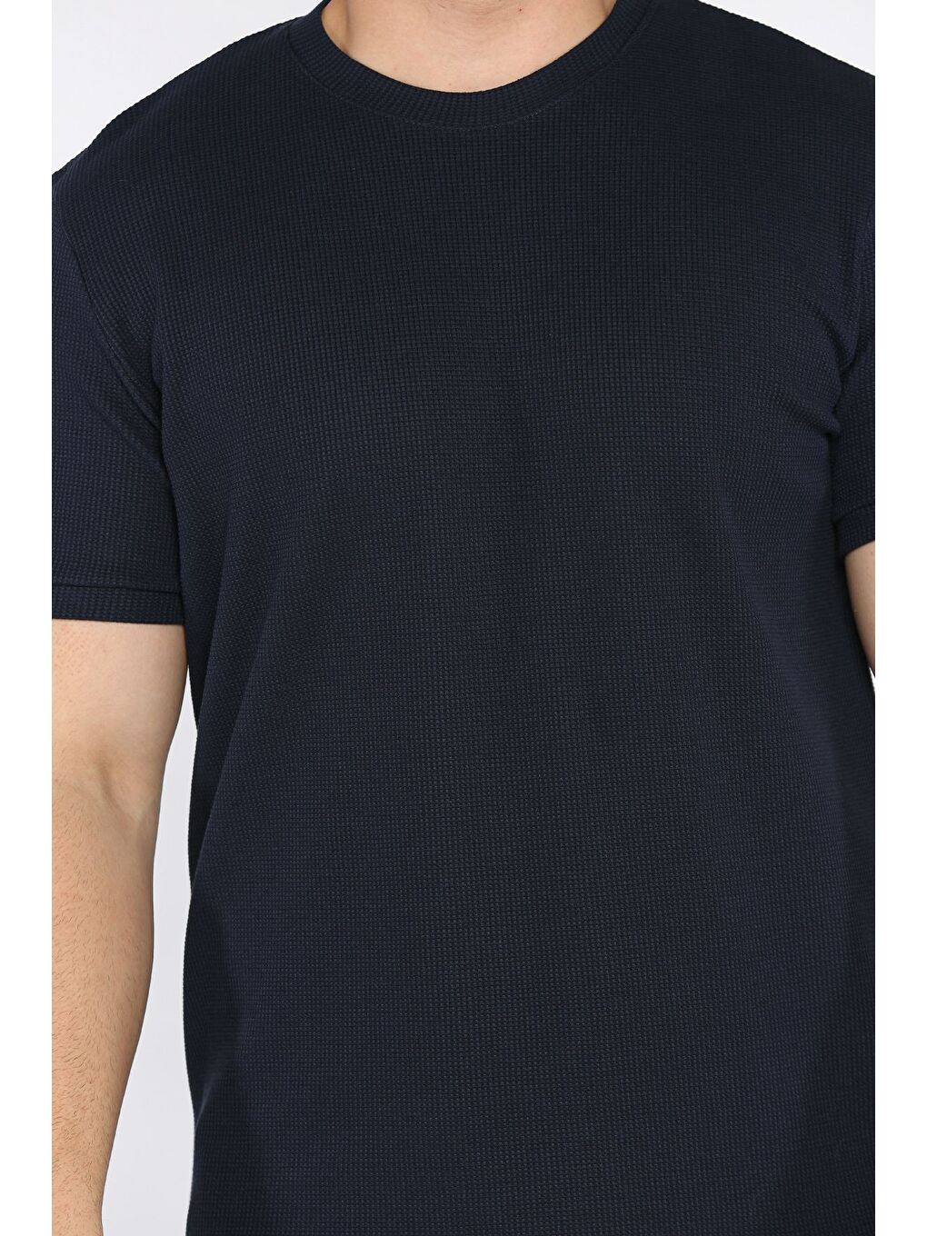 Lacivert Bisiklet Yaka Kendinden Desenli Erkek Tişört-3