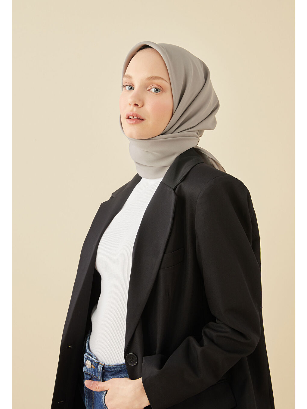 Gri Pamuk İpek Eşarp Gumus