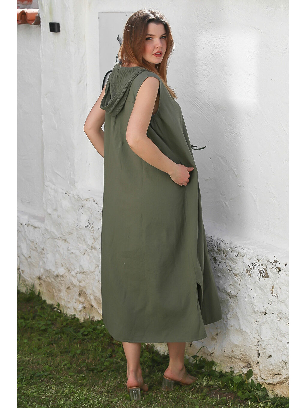 Haki Kapüşonlu Kolsuz Gizli Cepli Yıkamalı Yırtmaçlı Casual Keten Karışımlı Dokuma Elbise 130 66-7