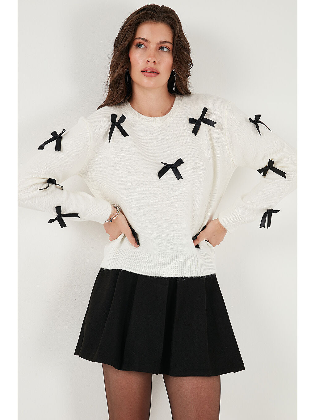 Ekru Premium Regular Fit Bisiklet Yaka Fiyonk Detaylı Triko Kazak 680KZ00155-4