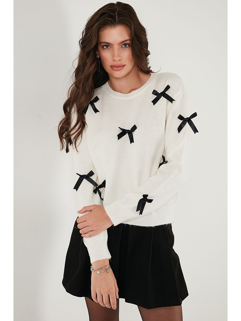 Ekru Premium Regular Fit Bisiklet Yaka Fiyonk Detaylı Triko Kazak 680KZ00155-5