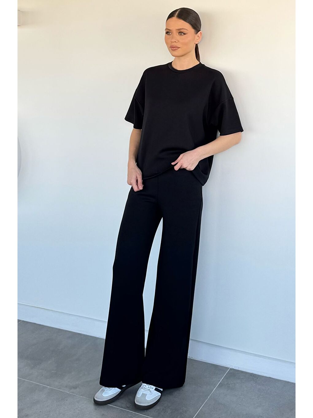 Siyah Kadın Bisiklet Yaka Tişört Bel Lastikli Palazzo Pantolon İkili Takım