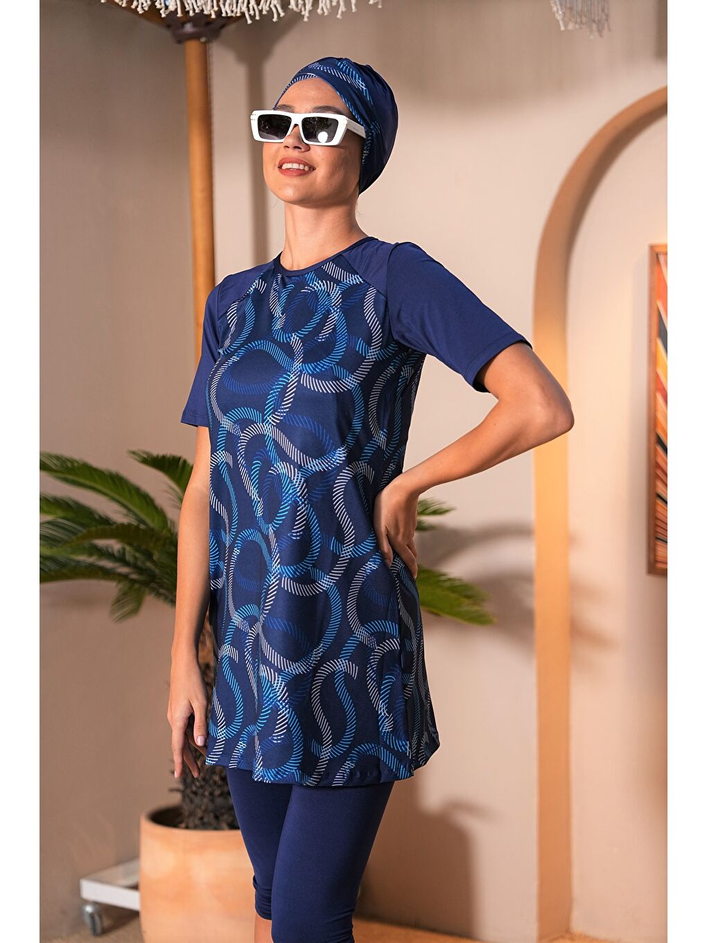 Lacivert Dijital Baskılı Garnili Kısa Kol Yarı Kapalı Tesettür Mayo 3186-3