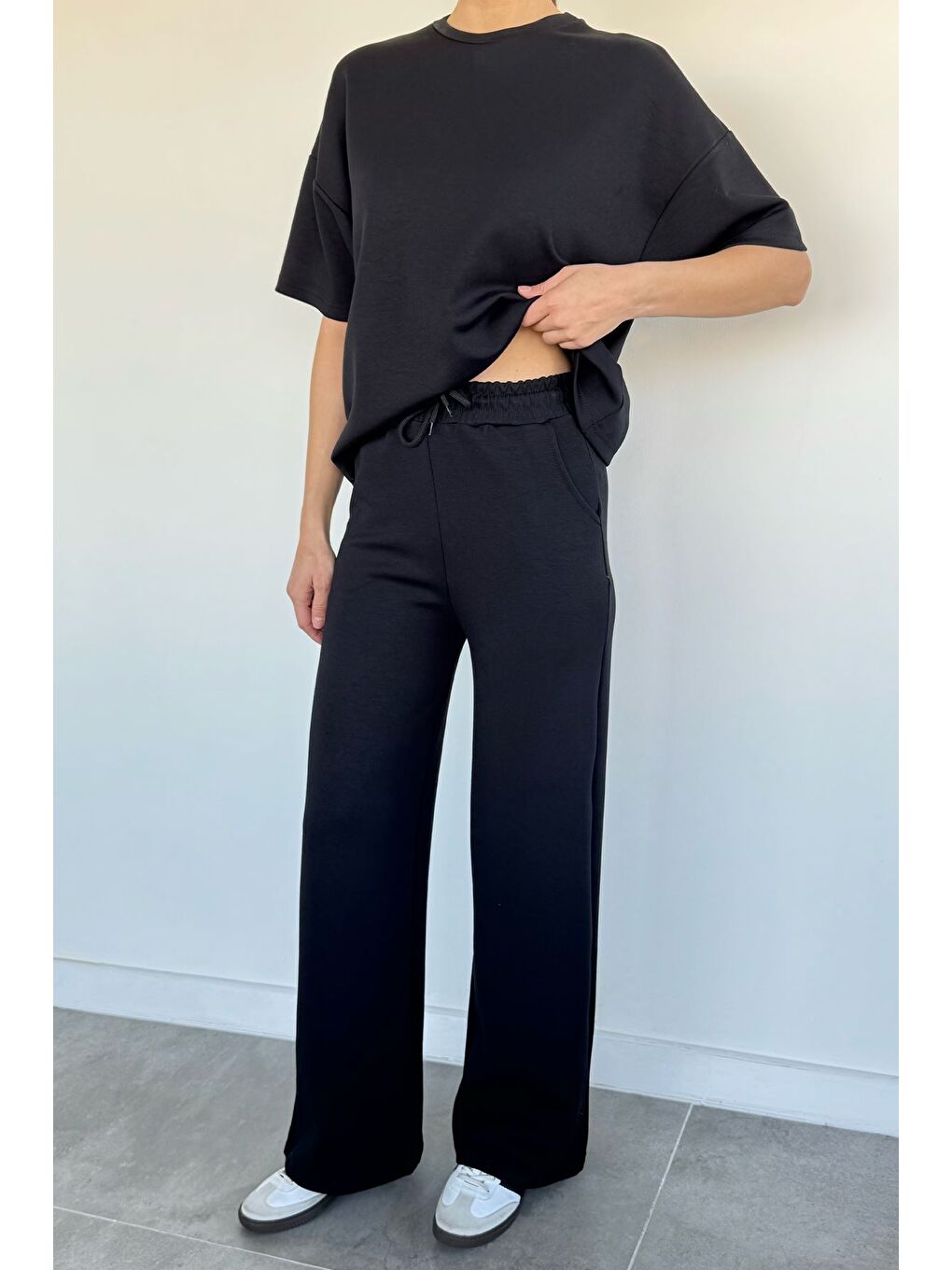 Siyah Kadın Bisiklet Yaka Tişört Bel Lastikli Palazzo Pantolon İkili Takım-1