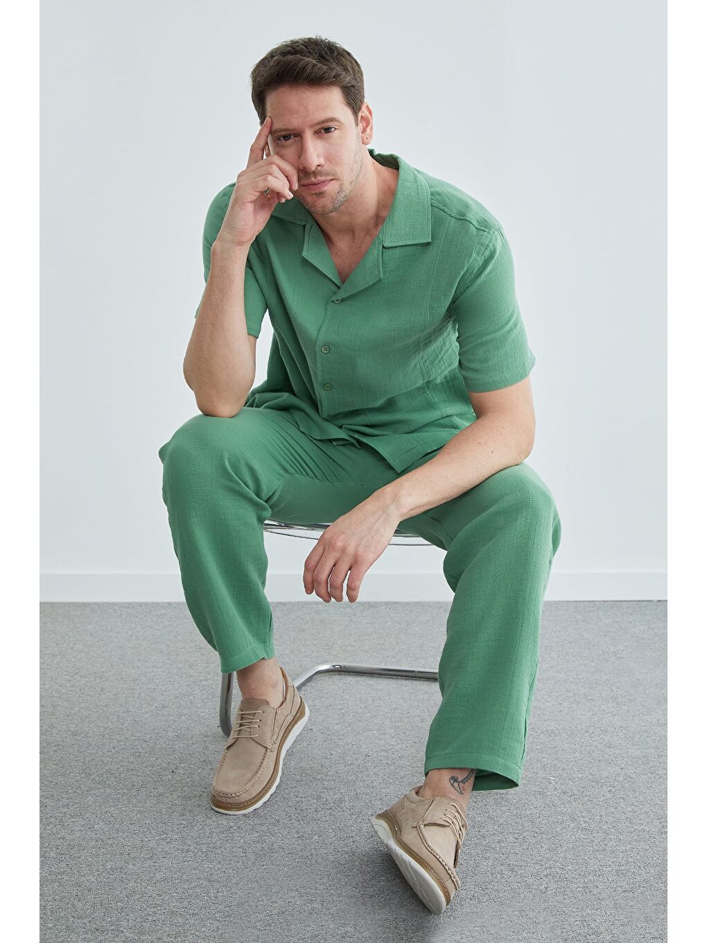 Yeşil Beli Lastikli Müslin Kumaş Pantolon-1