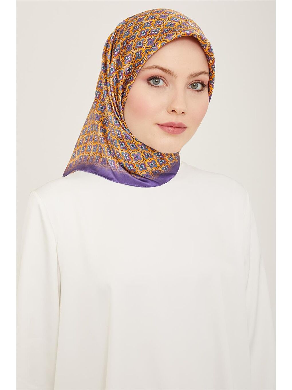 Karışık Klasik Desenli Twill İpek Eşarp 24Ya9134 67 33