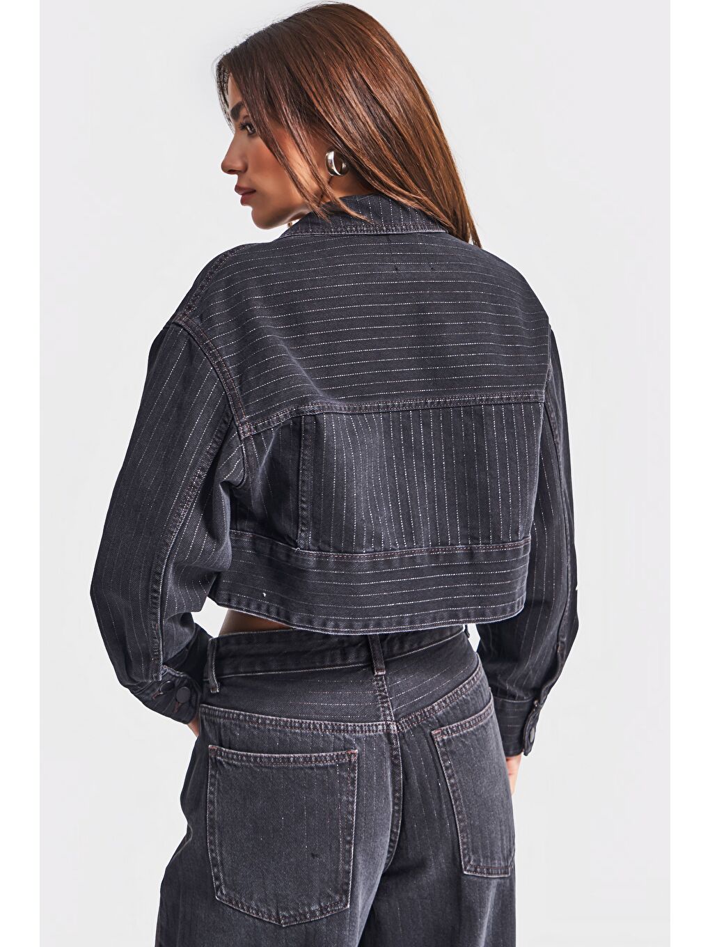Kadın Çizgili Siyah Renk 1w5-1 Crop Fit Önü Düğmeli Komfort Denim Ceket-1