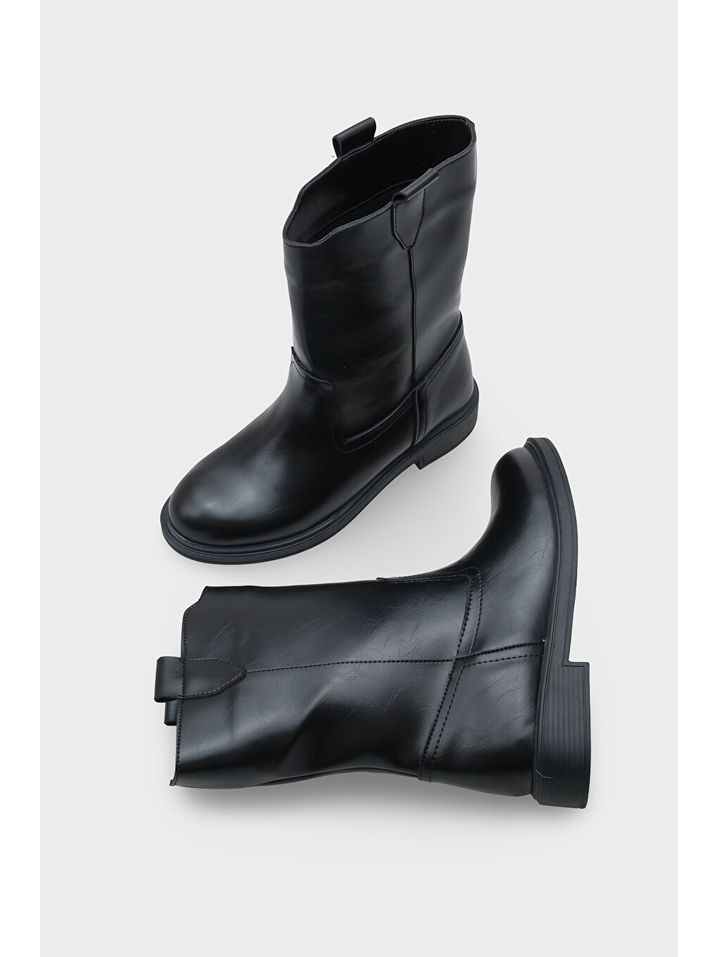 Emmye Kadın Siyah Yuvarlak Burun Bot-5