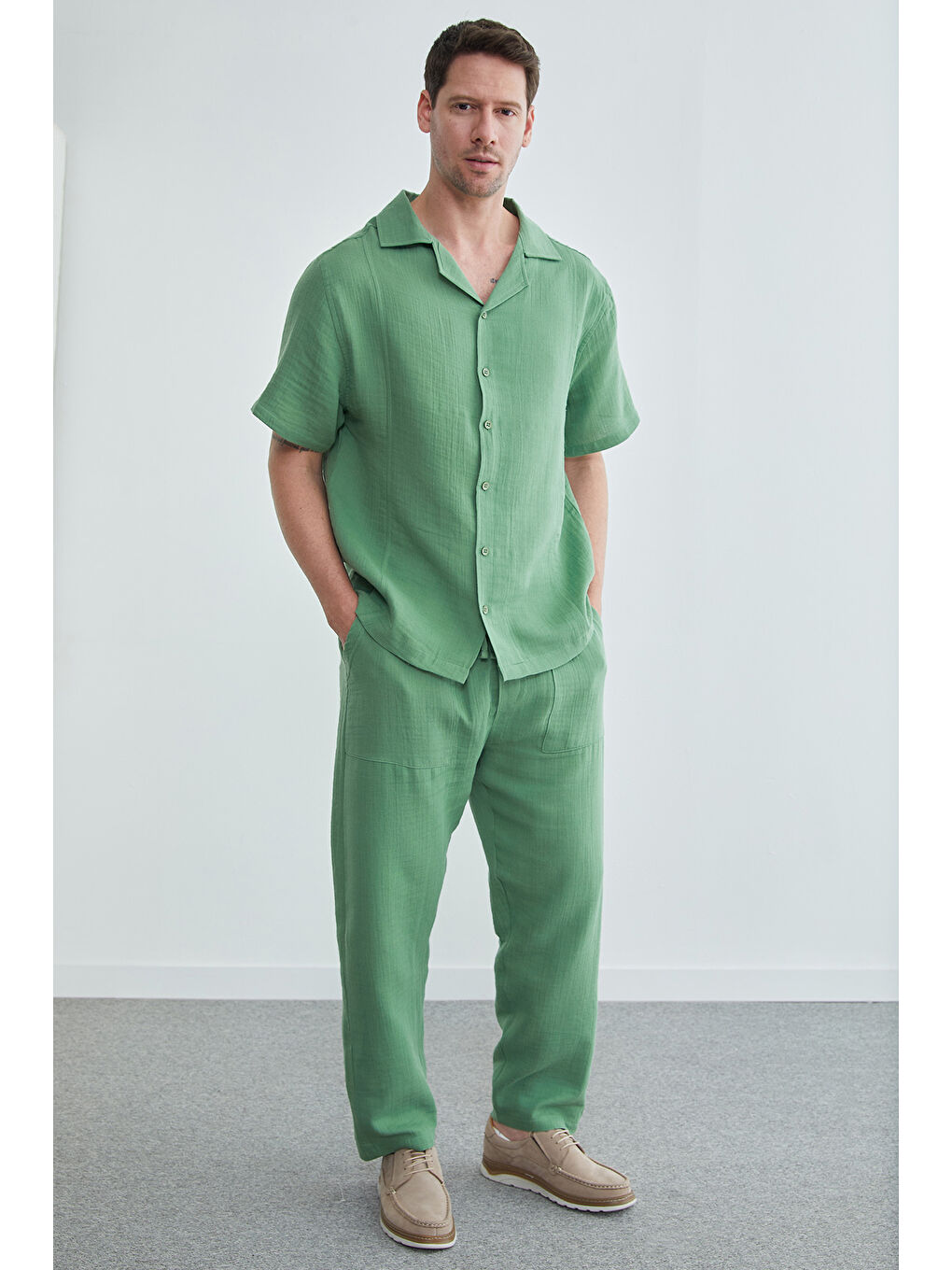 Yeşil Beli Lastikli Müslin Kumaş Pantolon-3