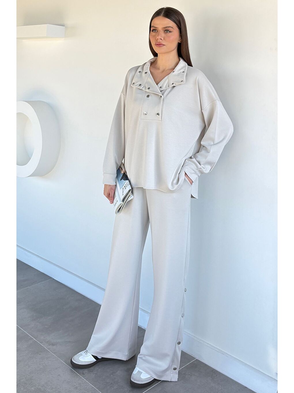 Bej Kadın Çıtçıt Detaylı Sweat Bel Lastikli Pantolon İkili Takım