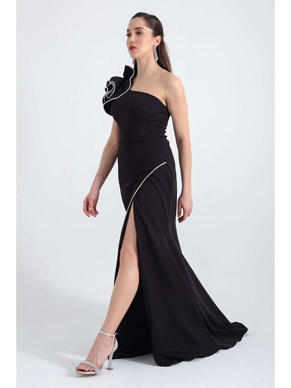 Kadın Siyah Tek Omuzlu Yırtmaçlı Uzun Abiye Elbise-1