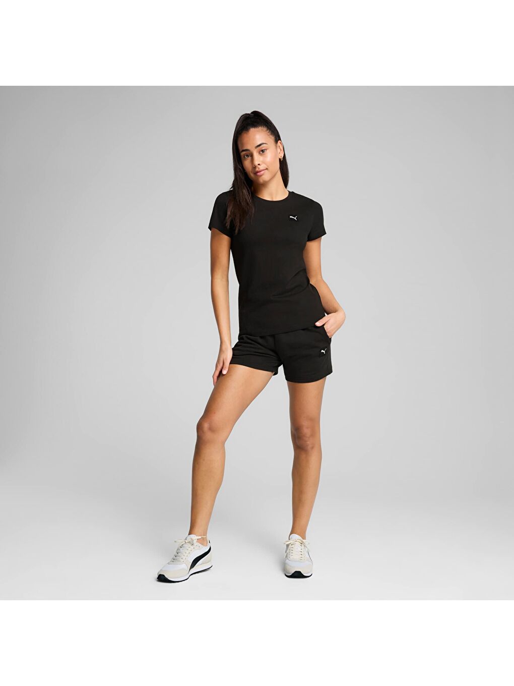 Siyah ESSENTIALS ELEVATED Kadın Tişört-1