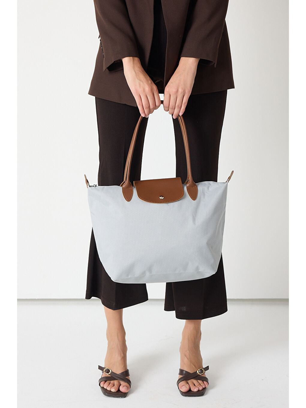 Kadın Gri Orta Boy Askılı El ve Omuz Çantası