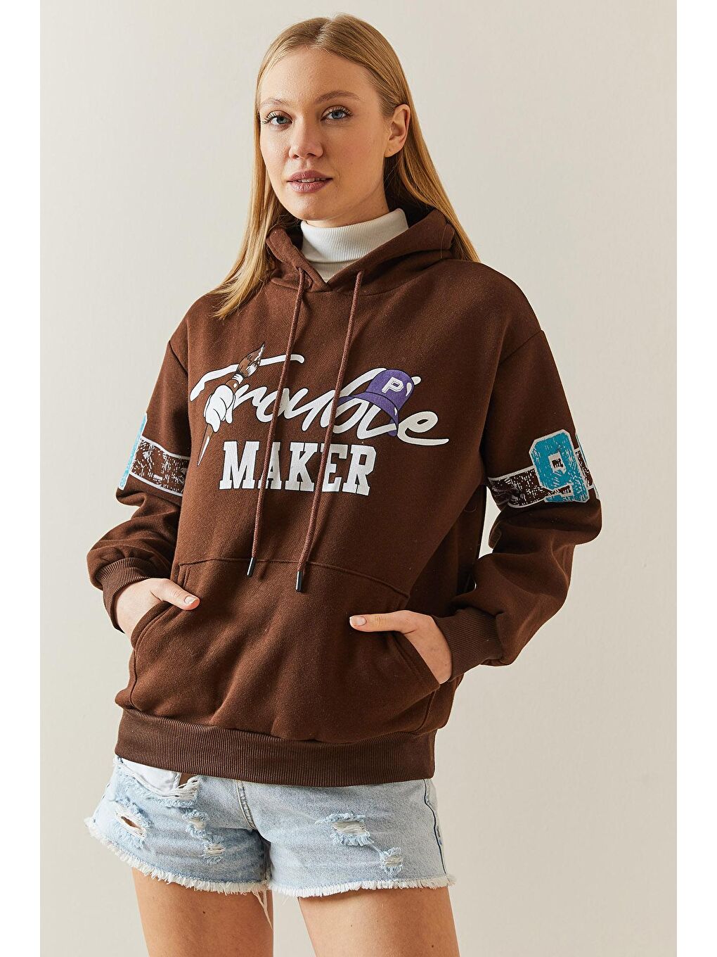 Kahverengi Şardonlu & Arkası Baskılı Kapüşonlü Sweatshirt 4KXK8-47835-18-2