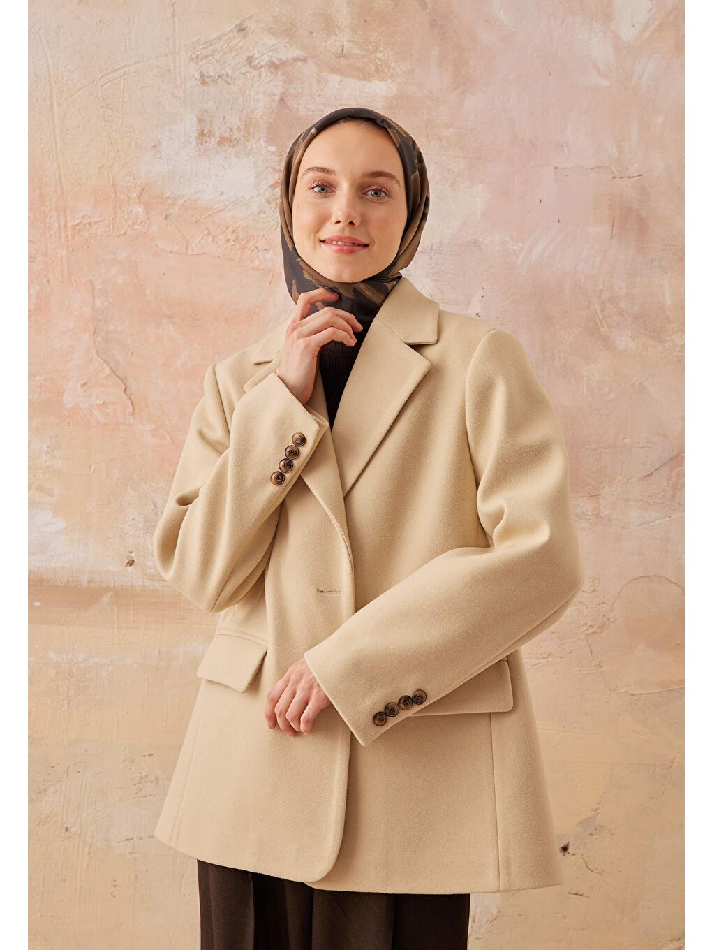 Kahverengi Dark Flower Desen Pamuk İpek Eşarp Koyu Kahve-2