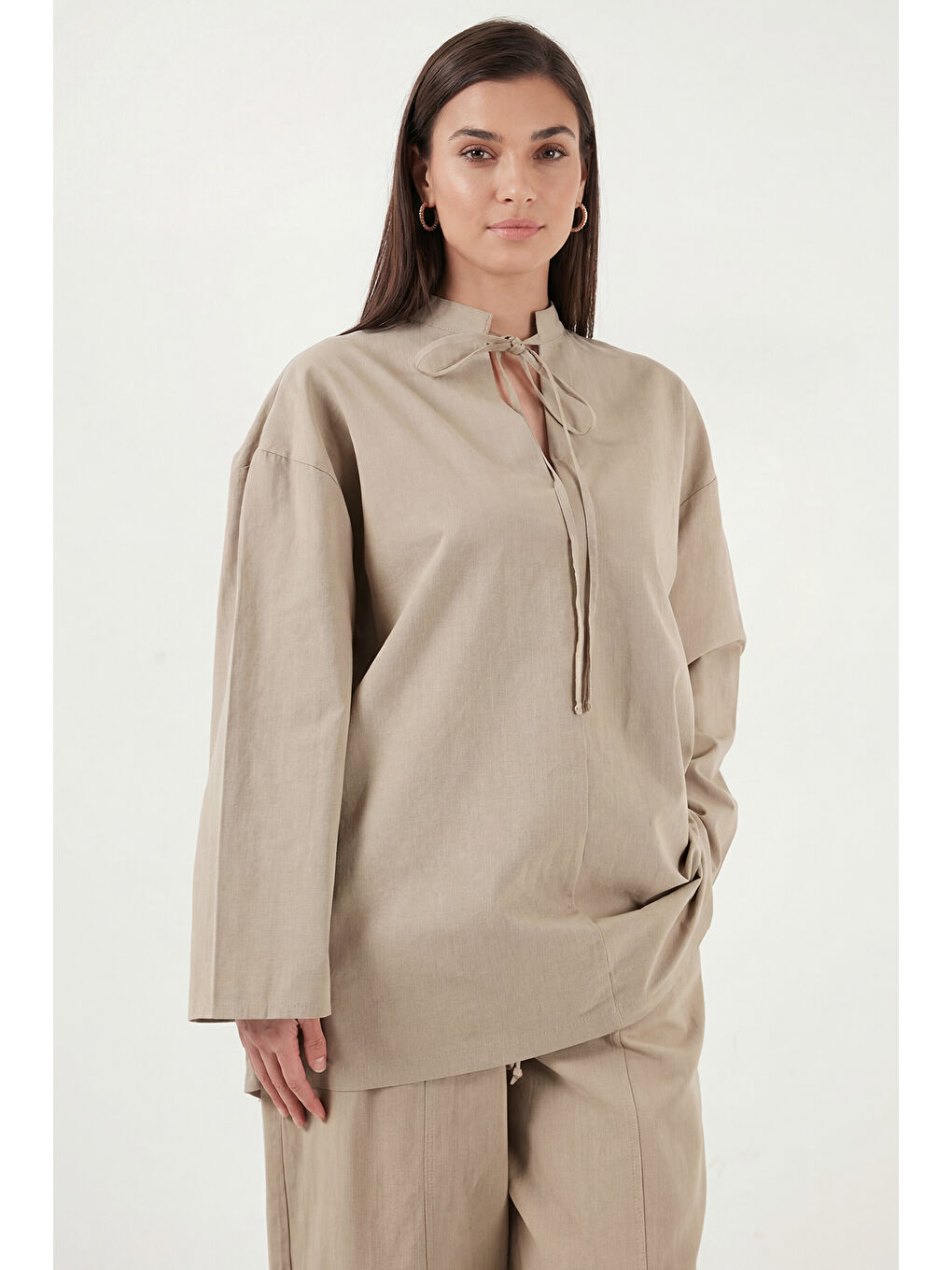 Bej Bağlamalı Hakim Yaka Pamuklu Rahat Bluz 6925480-3