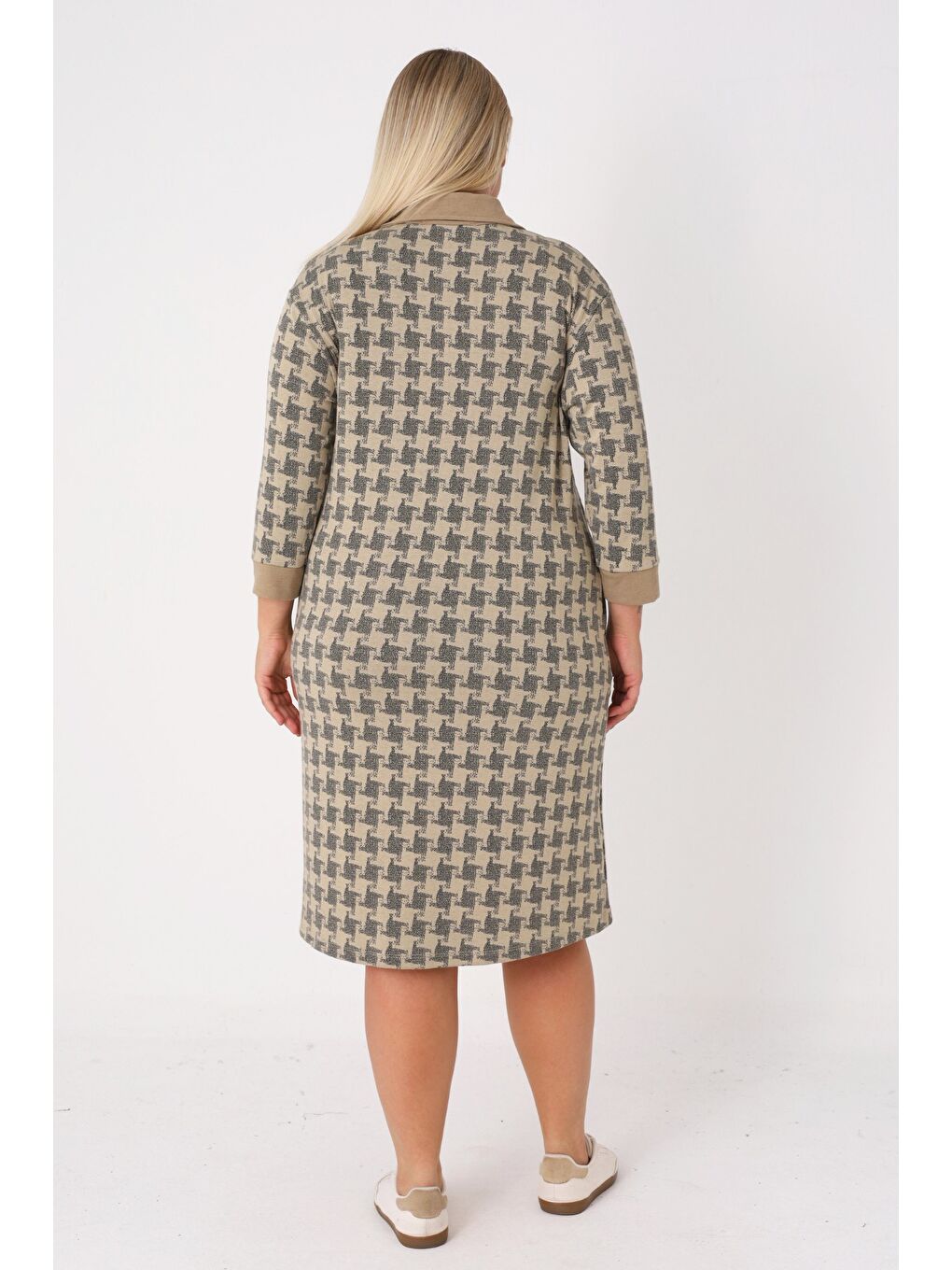 Bej Desenli Fermuarlı Jakarlı Balıkçı Yaka Cepli Truvakar Kollu Kadın Büyük Beden Elbise-3