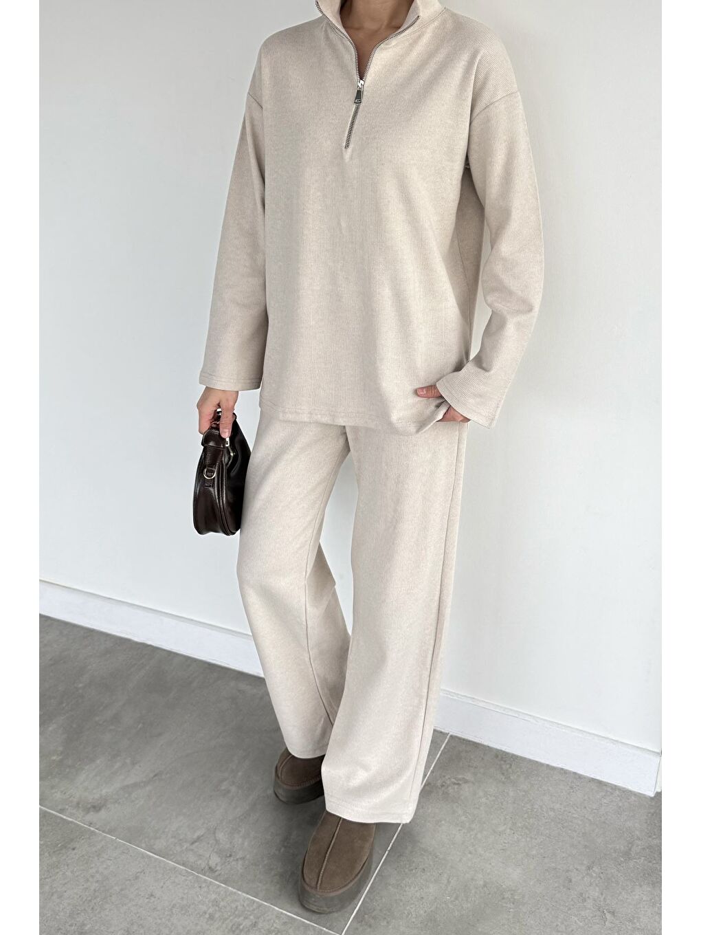 Bej Kadın Polo Yaka Selanik Kumaş Sweat Bel Lastikli Pantolon İkili Takım-2