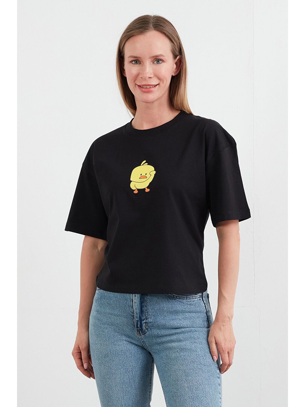 Siyah Civciv Baskılı Kısa Kol Tişört