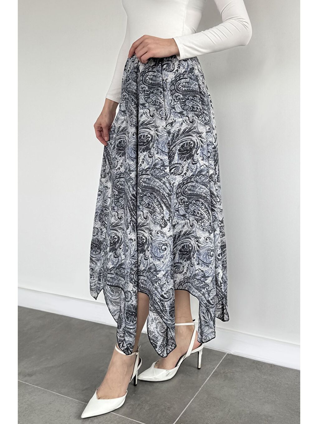 Lacivert Kadın Bel Lastikli İç Astarlı Asimetrik Kesim Desenli Etek-2