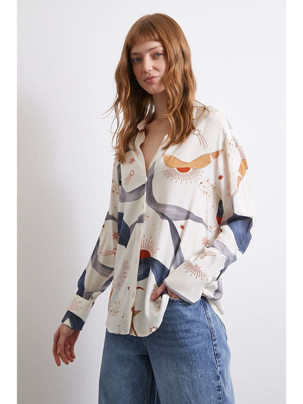 V Yakalı Desenli Gömlek Ekru