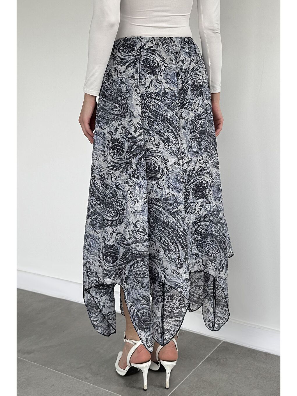 Lacivert Kadın Bel Lastikli İç Astarlı Asimetrik Kesim Desenli Etek-3