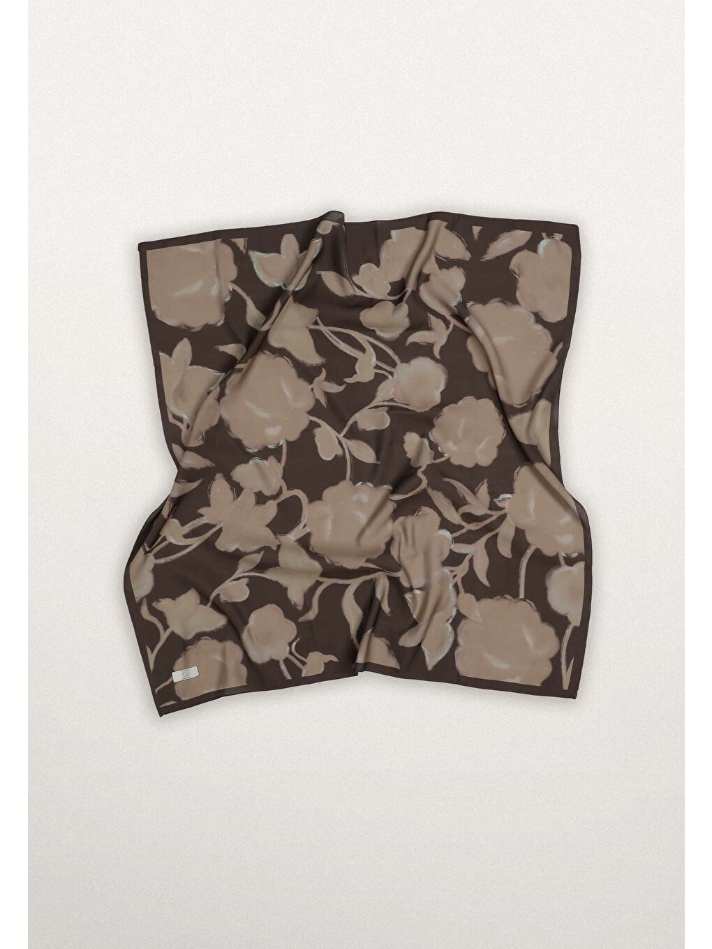 Kahverengi Dark Flower Desen Pamuk İpek Eşarp Tozlu Kahve-4