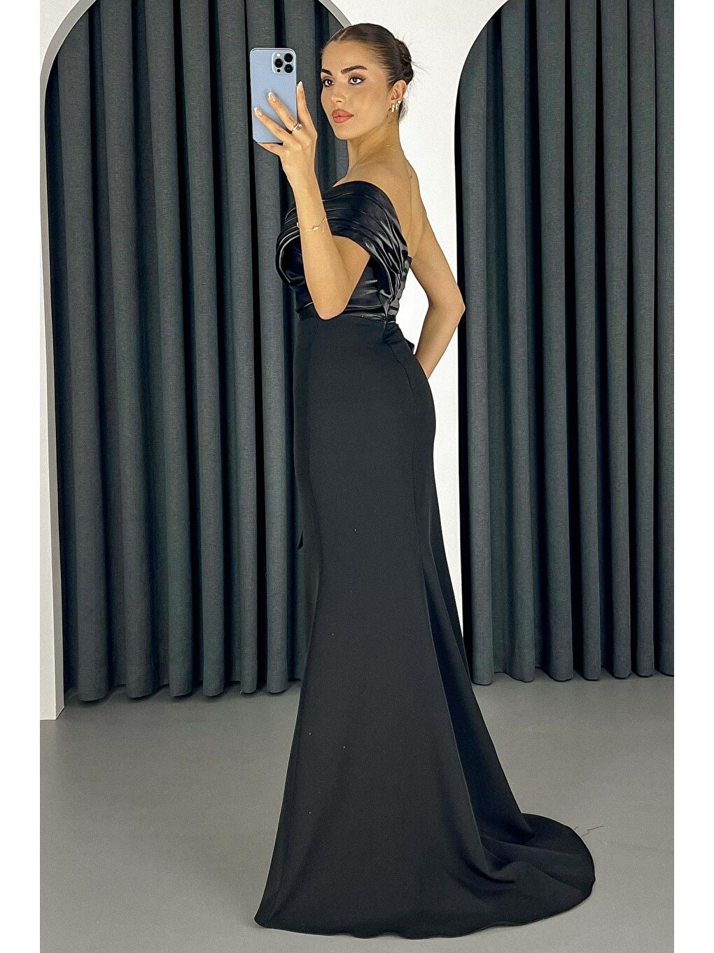 Kadın Siyah Organze Detay Uzun Abiye Elbise-4