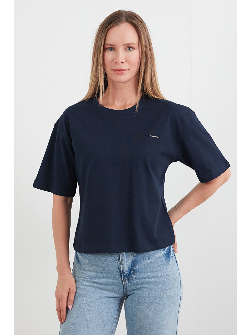 Lacivert Peacebud Aksesuar Detaylı Oversize Crop Tişört