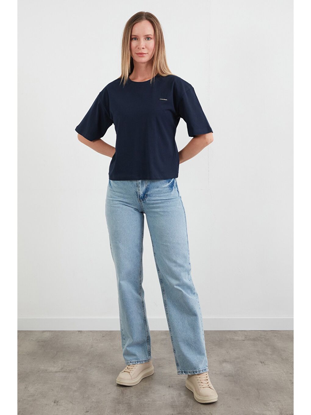 Lacivert Peacebud Aksesuar Detaylı Oversize Crop Tişört-1