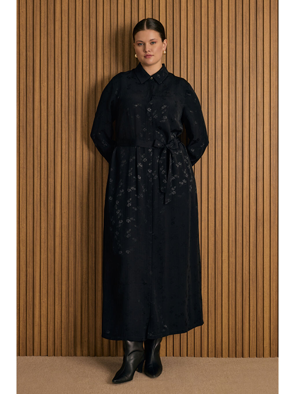 Siyah Çiçek Jakar Desenli Bağcıklı Viscon Elbise-1