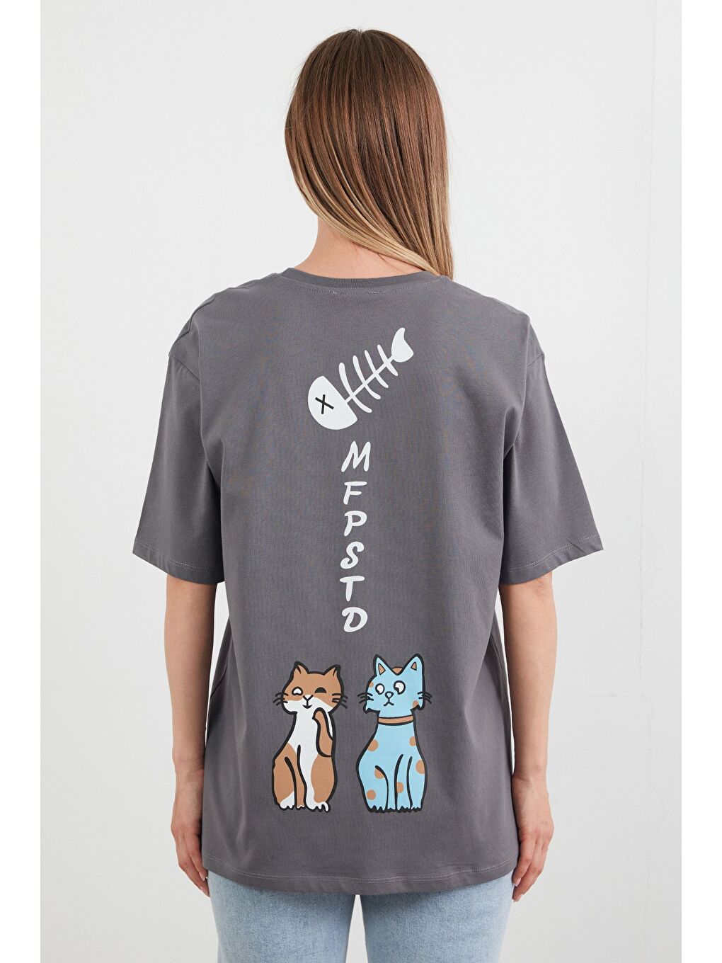 Antrasit Sırtı Kedi Baskılı Oversize Tişört-1