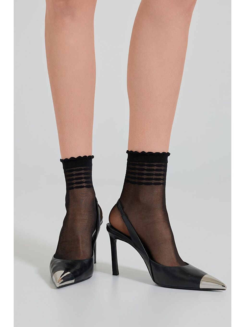 Kadın Kabartma Şeritli İnce Soket Çorap Siyah-1