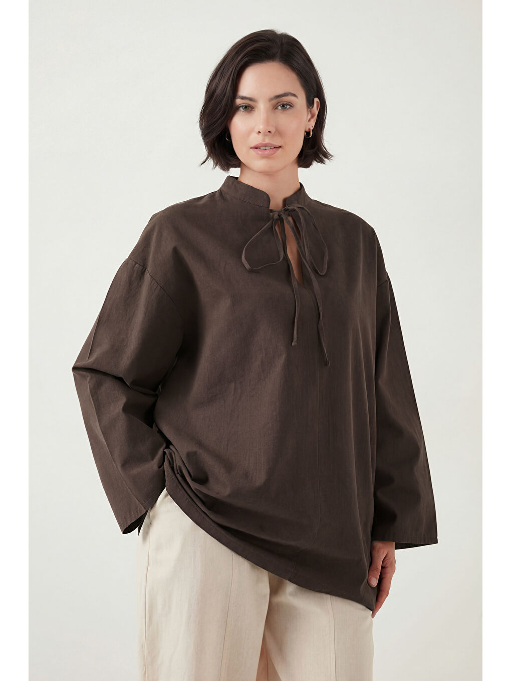 Kahverengi Bağlamalı Hakim Yaka Pamuklu Rahat Bluz 6925480-3