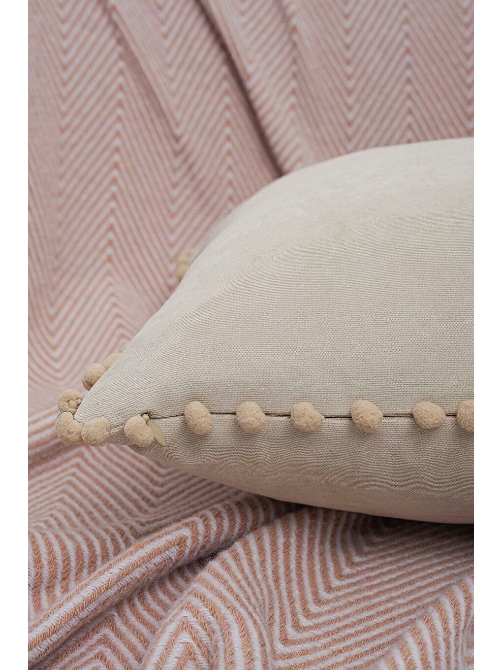 Ekru Renk Ve Ölçü Seçenekli Krem Ponponlu Kırlent Kılıfı Dekoratif Düz Sade Punch Panoroma-2