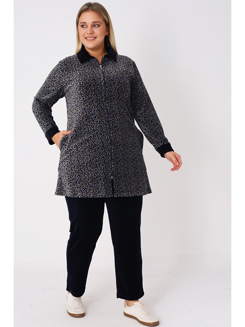 Lacivert Desenli Pamuklu Kadife Cepli Balıkçı Yaka Fermuarlı Büyük Beden Alt Üst Eşofman Takımı-2