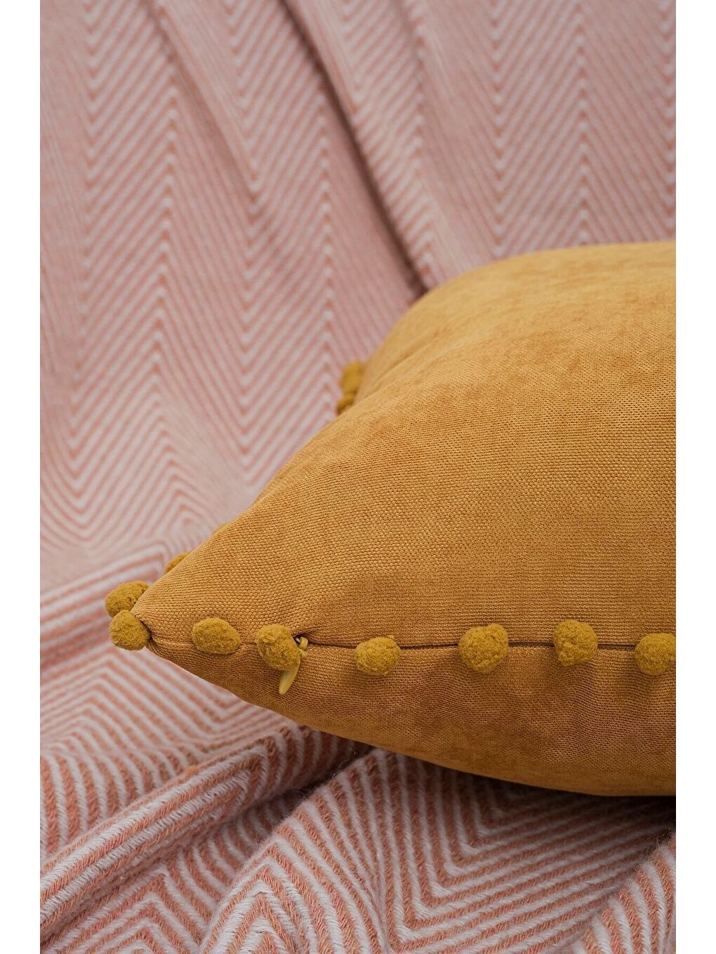 Sarı Renk Ve Ölçü Seçenekli Hardal Ponponlu Kırlent Kılıfı Dekoratif Düz Sade Punch Panoroma-2